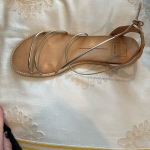 Bought 2 similar pairs and took too long to return this pair. Never worn!